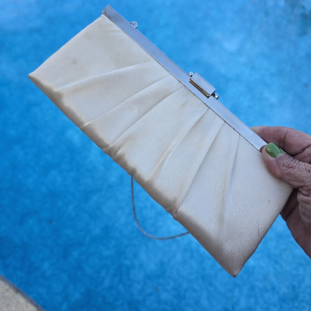 Gunne SAX Evening Bag Silver‎ with Silver Chain Clamp Closure